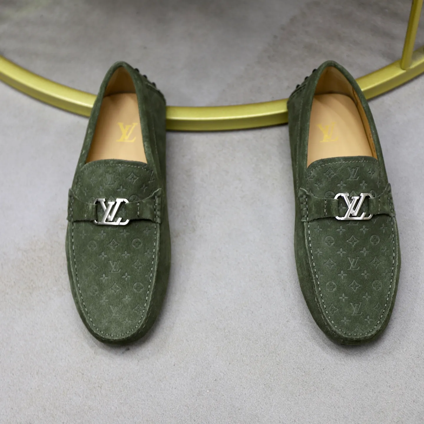 Ex-factory price: 480💰【LV】Louis Vuitton ⚠️High-end men’s driving and pedal series ⚠️38-44 (customized for 45) ⚠️All original cowhide leather! Thick and soft! Made entirely of calfskin lining! The latest non-slip beanie sole! Three-dimensional package technology! Fashionable and classic! Handicrafts! Original high quality! Feel free to compare!